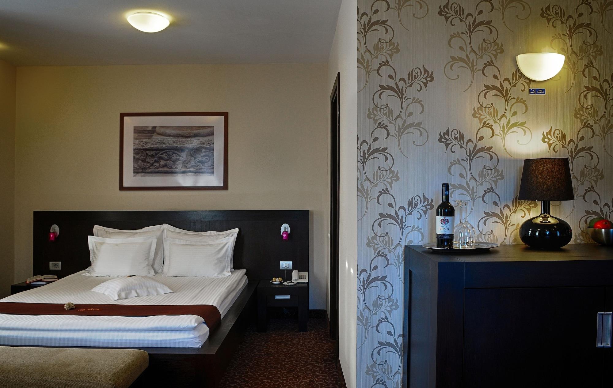 Hotel Cherica Constanta Bagian luar foto