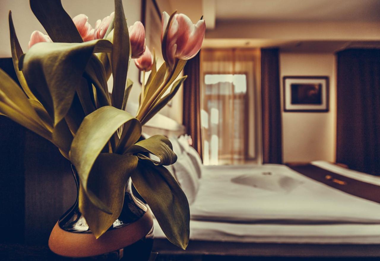 Hotel Cherica Constanta Bagian luar foto