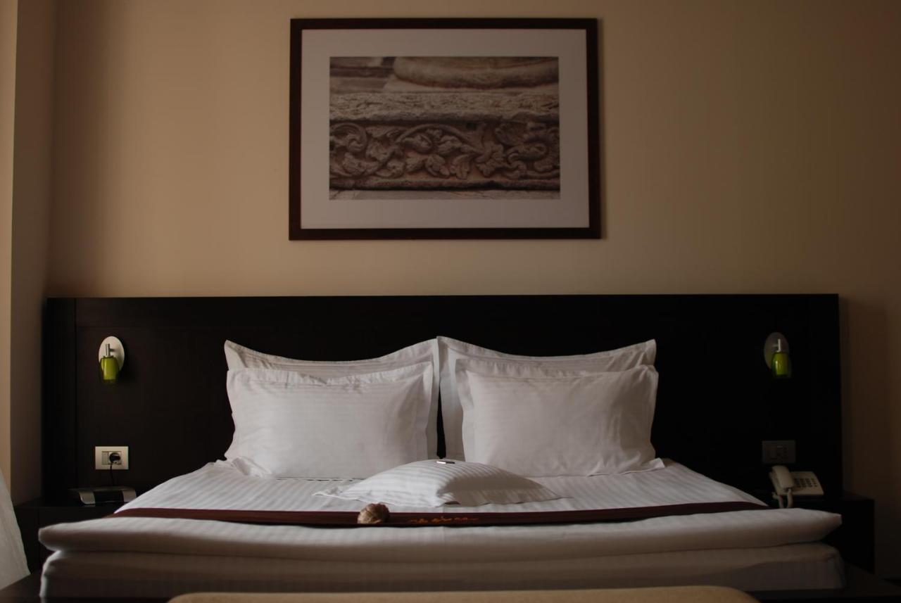 Hotel Cherica Constanta Bagian luar foto
