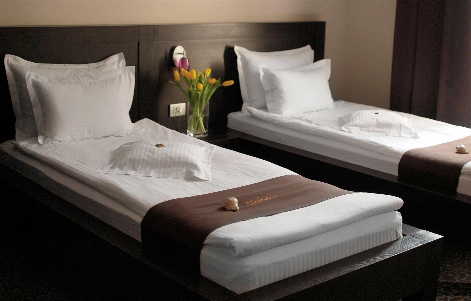 Hotel Cherica Constanta Bagian luar foto