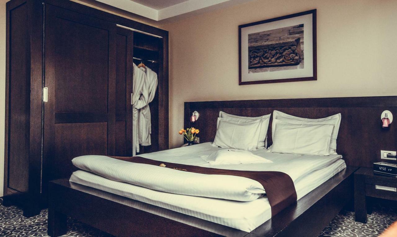 Hotel Cherica Constanta Bagian luar foto