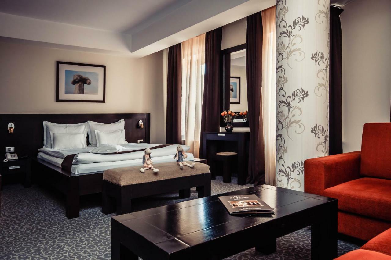 Hotel Cherica Constanta Bagian luar foto