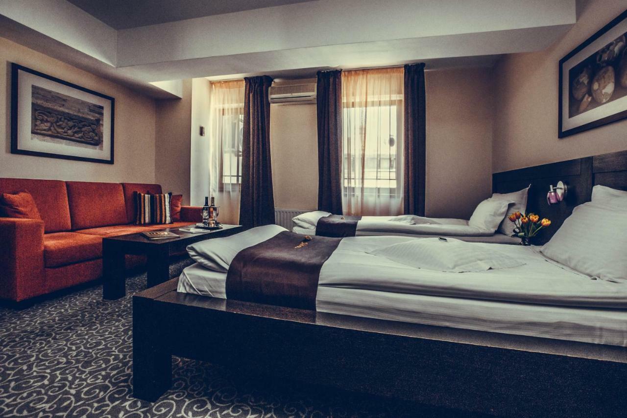 Hotel Cherica Constanta Bagian luar foto
